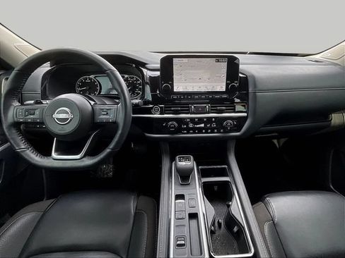 Used 2024 Nissan Pathfinder SL w/ SL Premium Package FWD image 9
