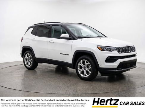 Used 2025 Jeep Compass Latitude AWD/4WD image 1