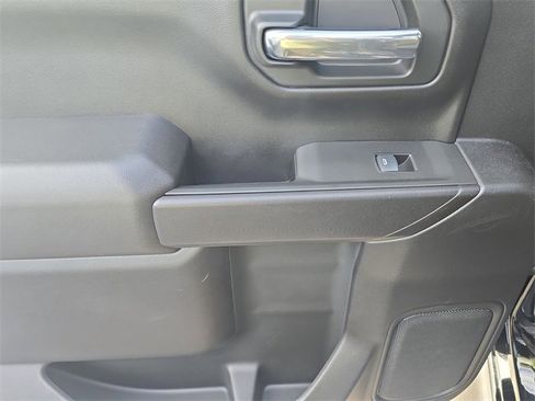 Used 2025 Chevrolet Silverado 1500 Custom image 10