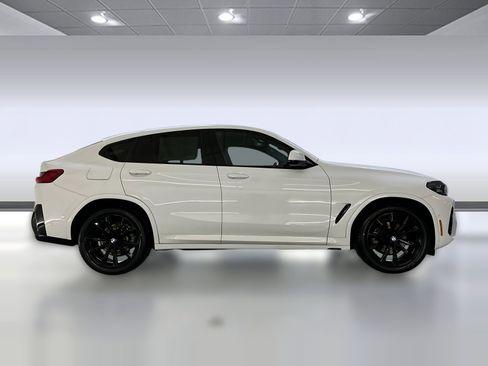 Used 2023 BMW X4 xDrive30i w/ M Sport Package image 7