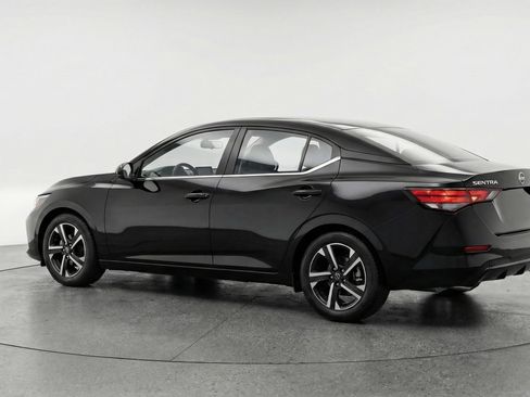 Used 2025 Nissan Sentra SV image 6