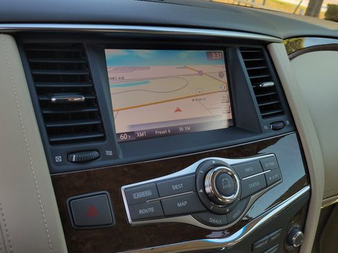 Used 2017 INFINITI QX80 2WD w/ Driver Assistance Package image 18