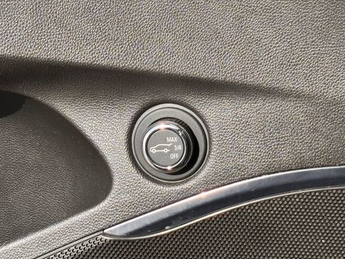 Used 2022 Buick Enclave Essence w/ Experience Buick Package FWD image 23