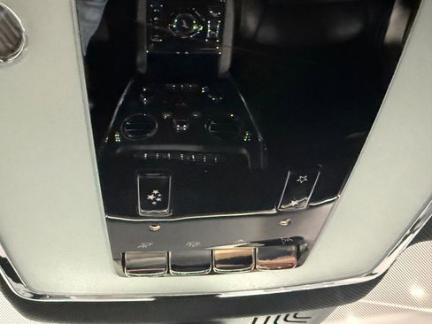 Used 2023 Rolls-Royce Cullinan image 42