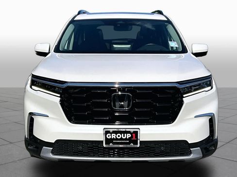 Used 2025 Honda Pilot Elite image 4