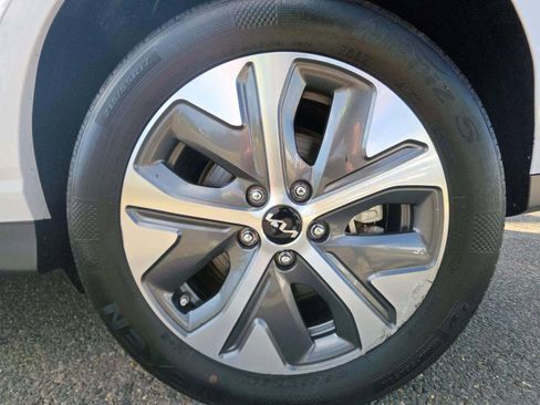 Used 2023 Hyundai Kona SEL image 24