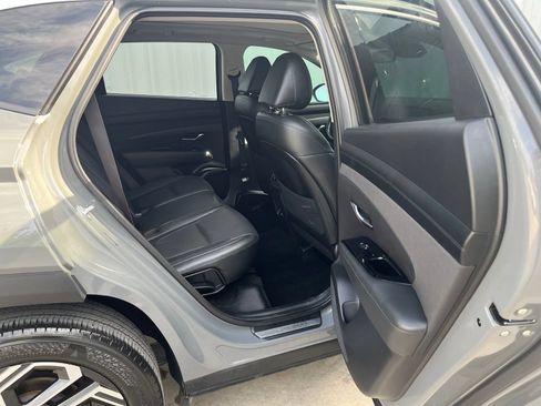 Used 2025 Hyundai Tucson Limited FWD image 14