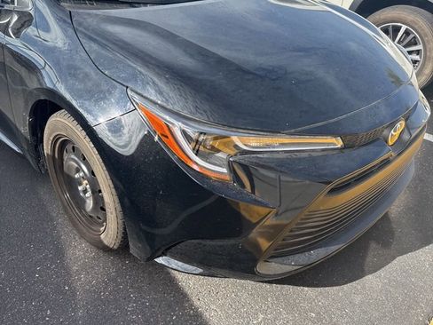 Used 2023 Toyota Corolla LE image 4