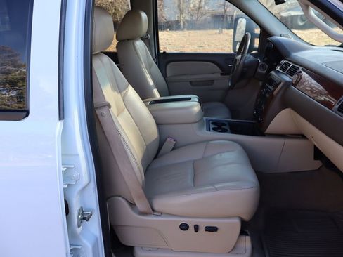 Used 2010 Chevrolet Silverado 2500 LTZ w/ Suspension Package, Off-Road image 22