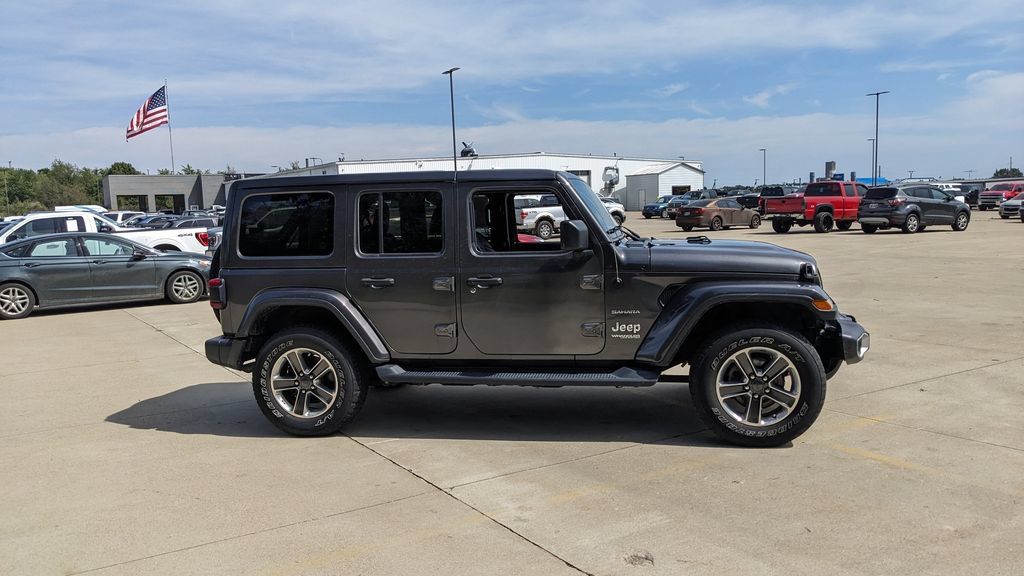 Used 2019 Jeep Wrangler Unlimited Sahara w/ Uconnect 4C Nav & Sound Group AWD/4WD image 2