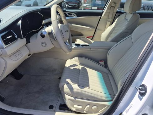 Used 2026 Genesis G70 2.5T Prestige RWD image 11