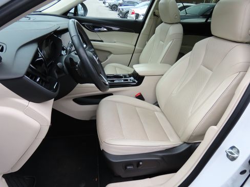 Used 2022 Buick Envision Essence w/ Technology Package I image 35