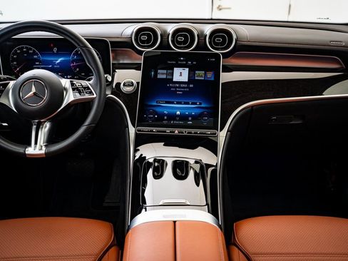 Certified 2025 Mercedes-Benz GLC 300 4MATIC image 29