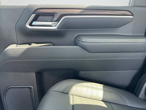 New 2025 GMC Sierra 2500 SLT w/ SLT Convenience Package image 13