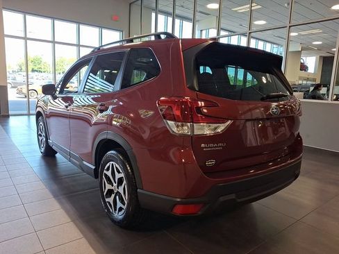Certified 2023 Subaru Forester Premium AWD/4WD image 4