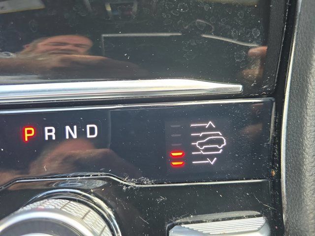 Used 2022 Jeep Grand Cherokee Overland w/ Luxury Tech Group IV AWD/4WD image 39