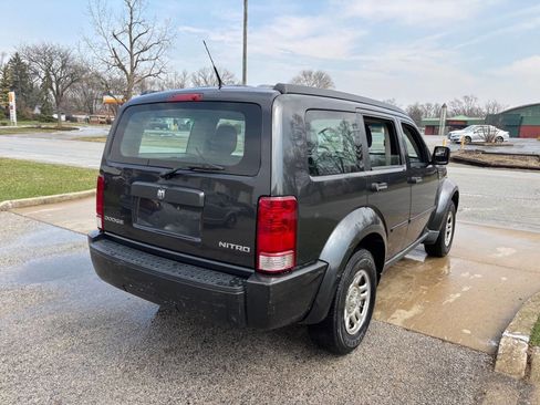 Used 2011 Dodge Nitro SE image 16