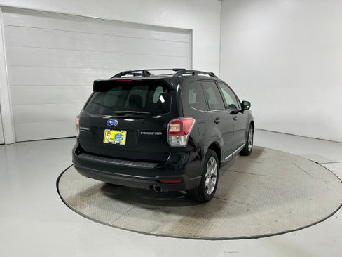 Used 2018 Subaru Forester 2.5i Touring w/ Popular Package #3B AWD/4WD image 37