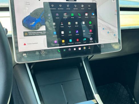 Used 2021 Tesla Model Y Long Range AWD/4WD image 27