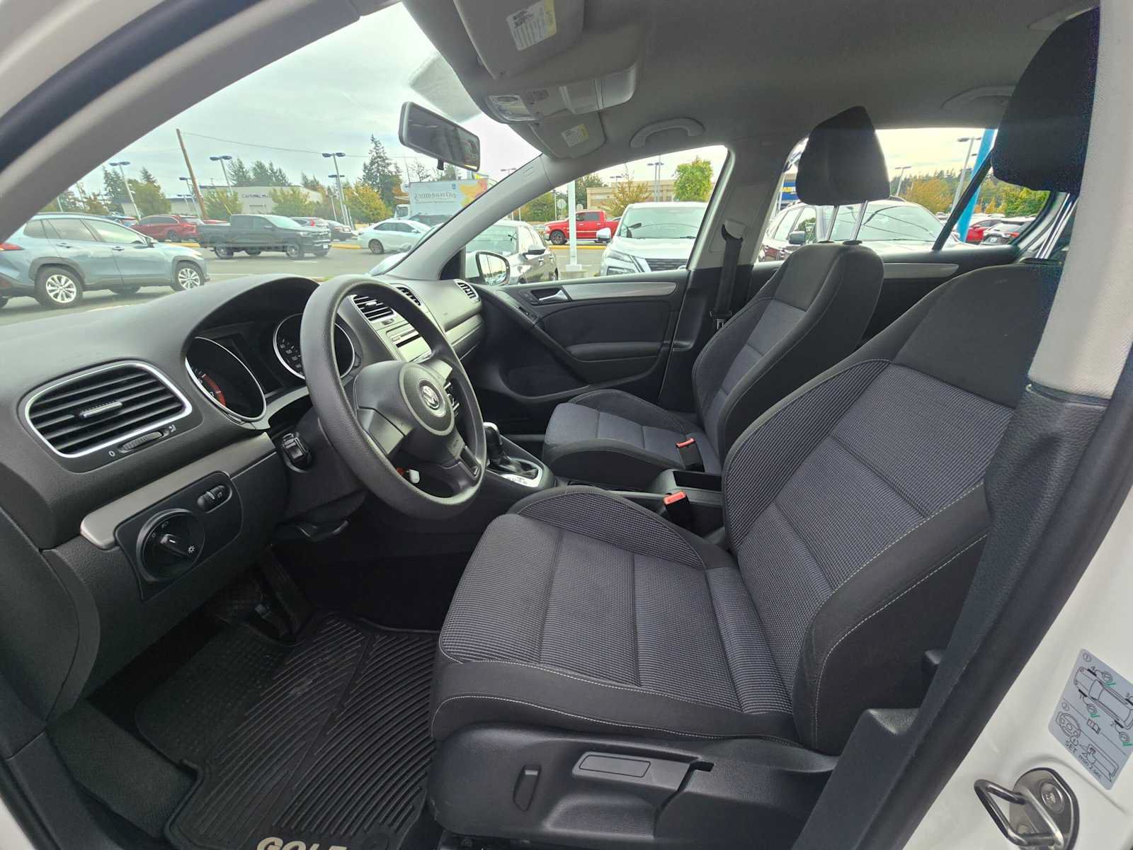 Used 2012 Volkswagen Golf 4-Door FWD image 21