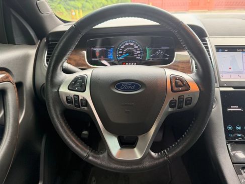 Used 2019 Ford Taurus Limited FWD image 12