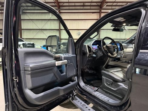 Used 2022 Ford F250 Lariat w/ Lariat Ultimate Package AWD/4WD image 12