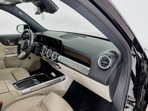 Certified 2025 Mercedes-Benz EQB 250+ image 31