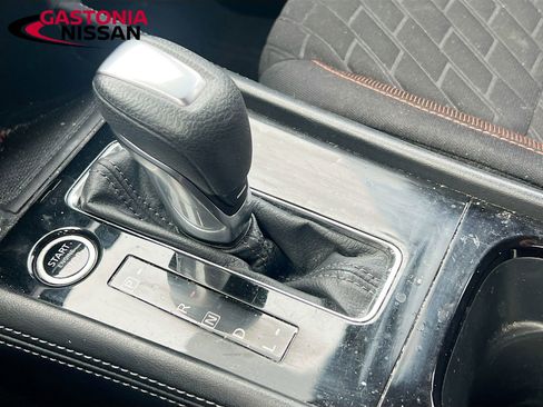 Used 2022 Nissan Kicks SR image 19