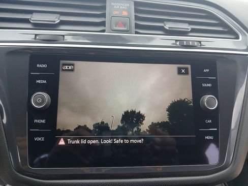 Used 2024 Volkswagen Tiguan SE R-Line FWD image 16