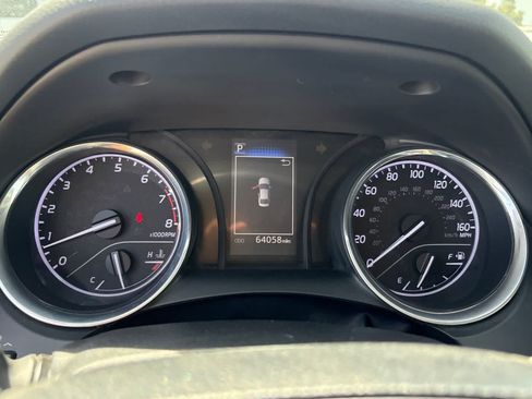 Used 2020 Toyota Camry SE w/ Carpet Mat Package FWD image 14