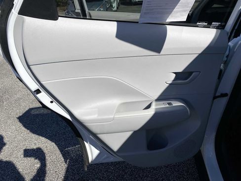 Certified 2024 Hyundai Kona SEL image 31