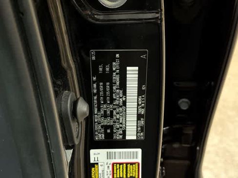 Used 2025 Toyota Highlander XLE AWD/4WD image 13