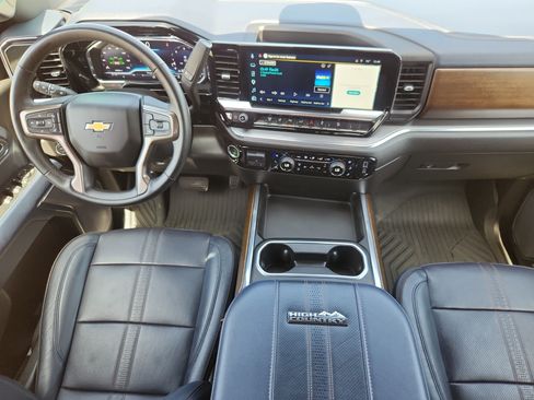 Used 2024 Chevrolet Silverado 2500 High Country AWD/4WD image 11