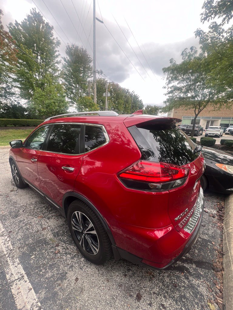 Used 2017 Nissan Rogue SL w/ SL Premium Package FWD image 4