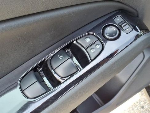 Used 2023 Nissan Altima 2.5 SV FWD image 16