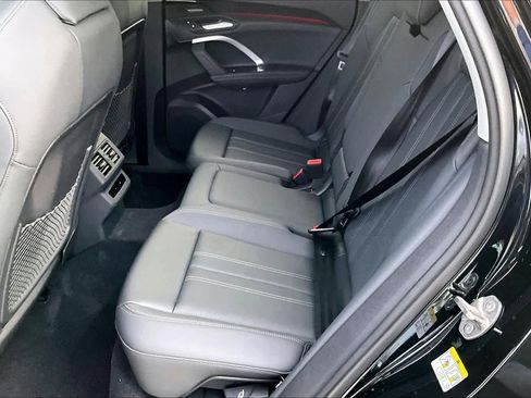 New 2025 Audi Q5 Premium Plus image 18