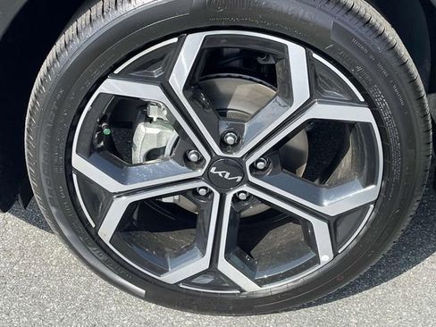 Certified 2025 Kia Niro SX Touring image 9