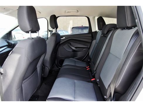 Used 2018 Ford Escape SE image 32