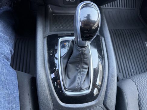 Used 2020 Nissan Rogue Sport S image 32