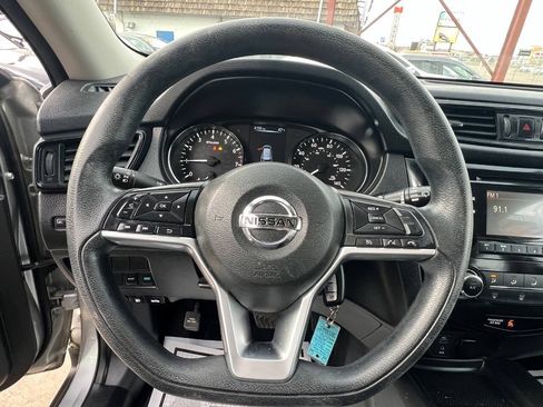 Used 2017 Nissan Rogue S FWD image 18