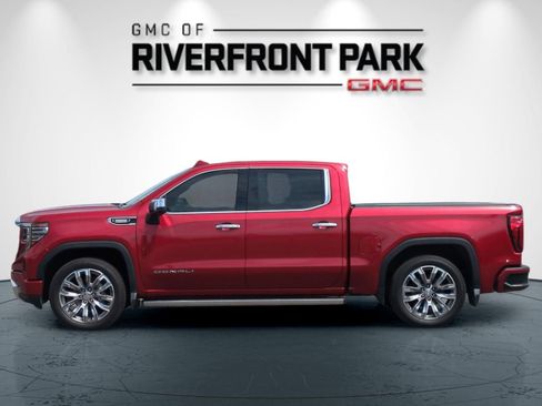 Used 2022 GMC Sierra 1500 Denali w/ Denali Reserve Package AWD/4WD image 7