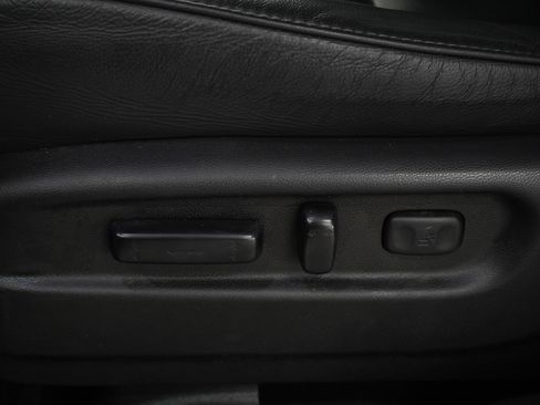 Used 2017 Honda Pilot Touring image 28
