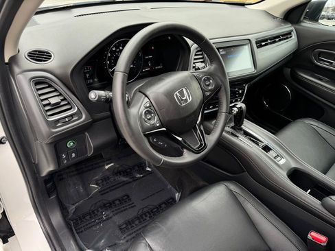 Used 2019 Honda HR-V Touring image 9
