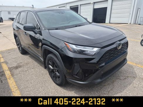 Used 2023 Toyota RAV4 LE AWD/4WD image 23