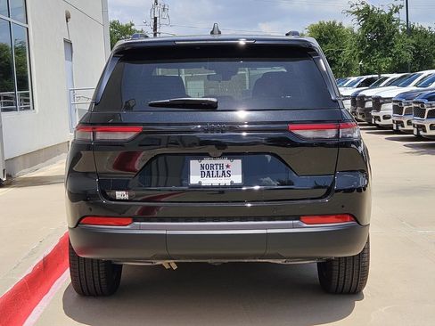 New 2026 Jeep Grand Cherokee Limited w/ Limited Altitude Package RWD image 4