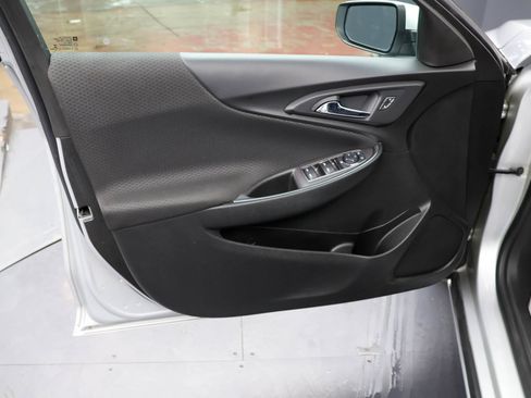 Used 2019 Chevrolet Malibu LT FWD image 18