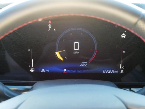 Used 2024 Chevrolet Trax RS w/ Sunroof Package image 21