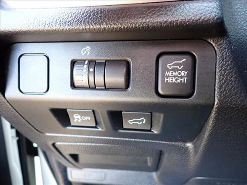 Used 2015 Subaru Forester 2.0XT Touring w/ Eyesight & Navigation System image 17