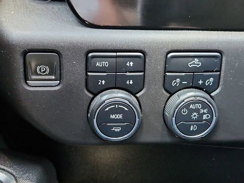 Certified 2023 Chevrolet Silverado 1500 LT Trail Boss w/ LPO, Dark Essentials Package AWD/4WD image 20