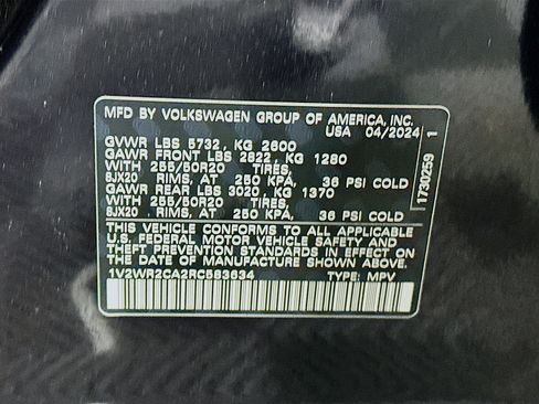 Used 2024 Volkswagen Atlas SE image 12